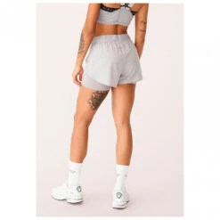 Röhnisch Women's Arena Running Shorts - Shorts -Outdoorbekleidung roehnisch womens arena running shorts shorts detail 3