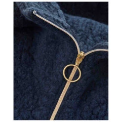 We Norwegians Women's Alta Shearling Vest - Merinoweste 10 We Norwegians Women's Alta Shearling Vest - Merinoweste -Outdoorbekleidung we norwegians womens alta shearling vest merinoweste detail 4